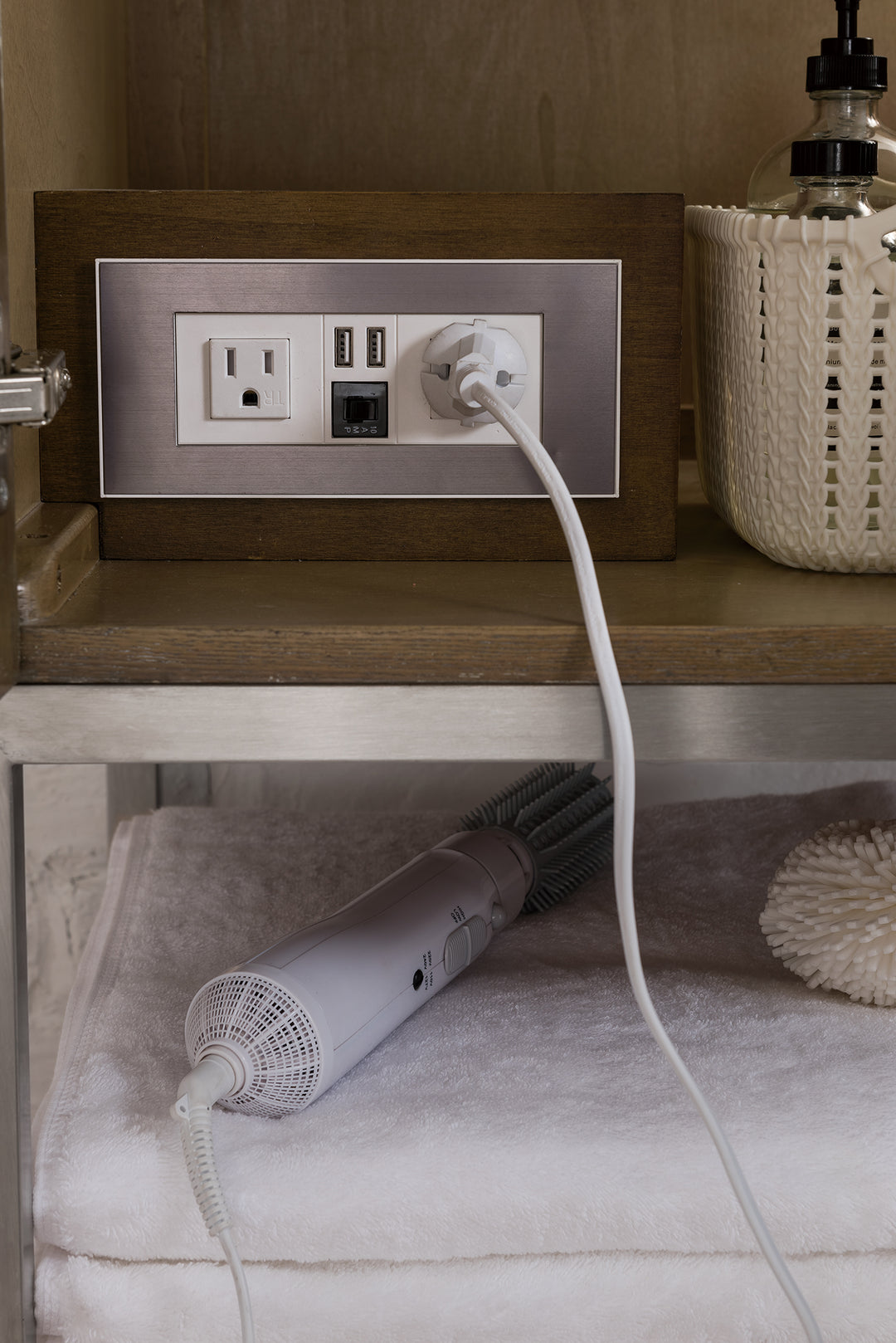 Columbia 48" Single Vanity, Latte Oak, Brushed Nickel w/ Glossy White Composite Stone Top