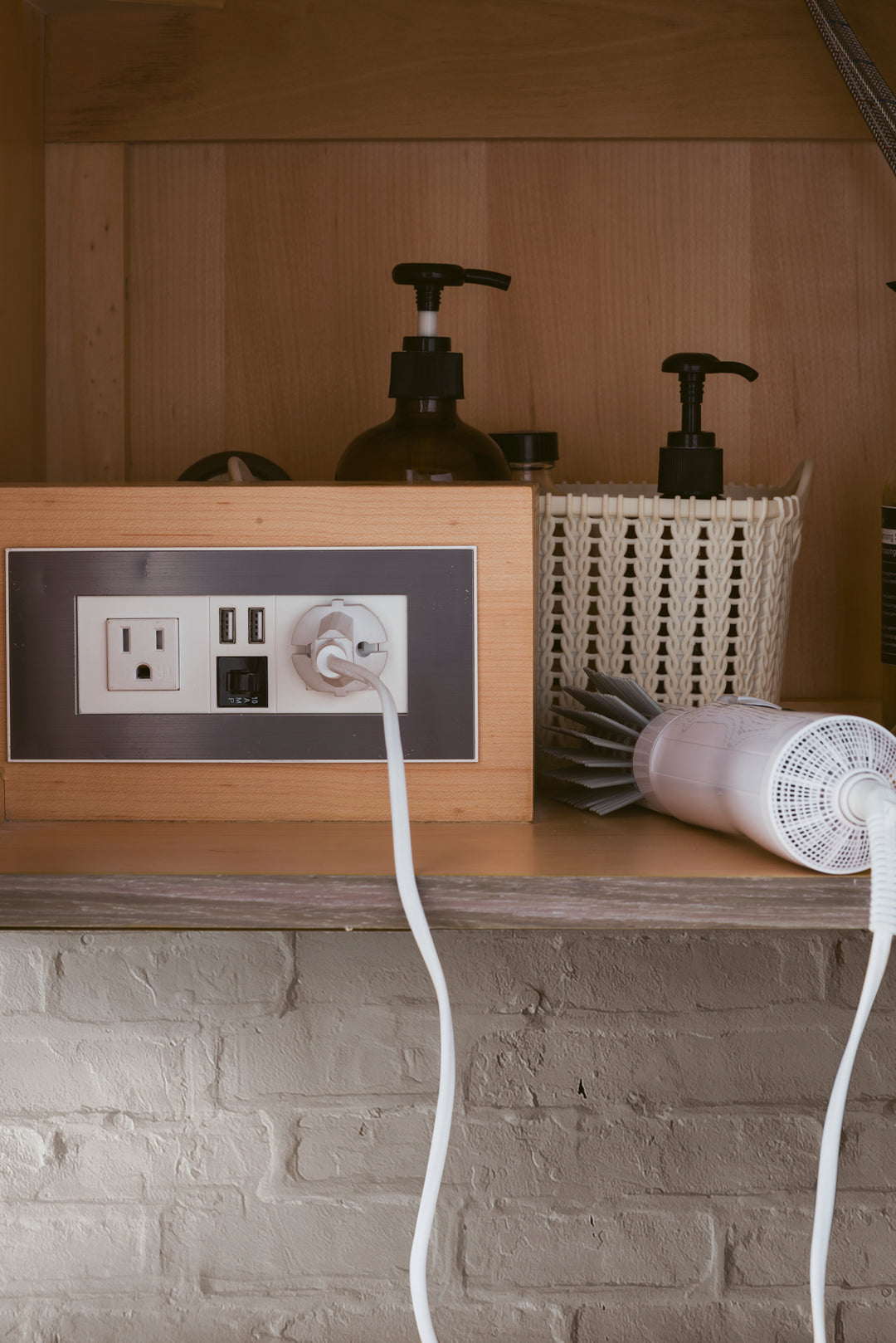 Columbia 36" Single Wall Mount Vanity, Ash Gray, Brushed Nickel w/ Glossy White Composite Stone Top