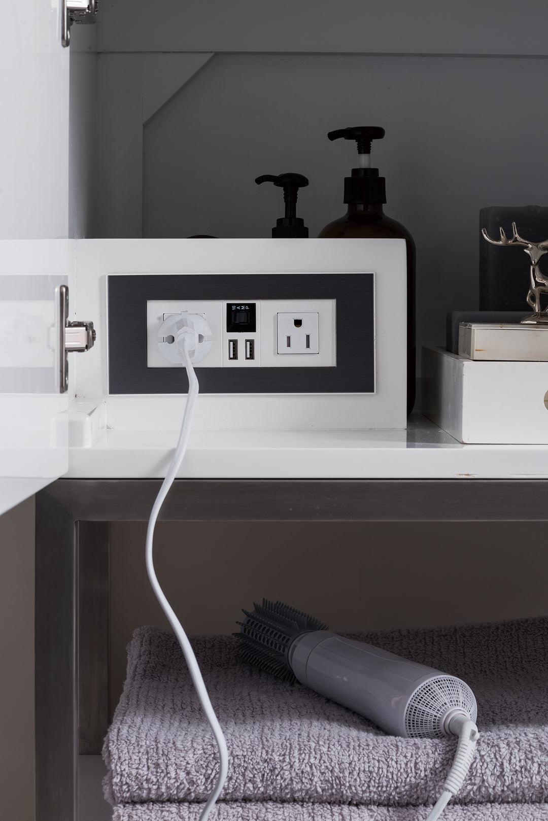 Columbia 36" Single Vanity, Glossy White, Brushed Nickel w/ Glossy White Composite Stone Top