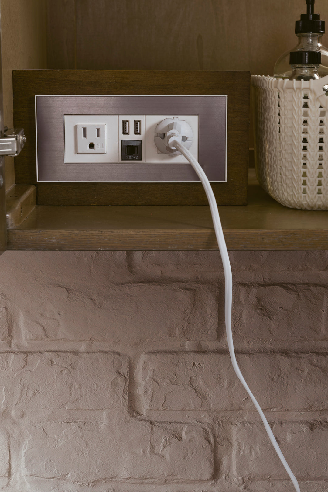 Columbia 48" Single Wall Mount Vanity, Latte Oak, Brushed Nickel w/ Glossy White Composite Stone Top