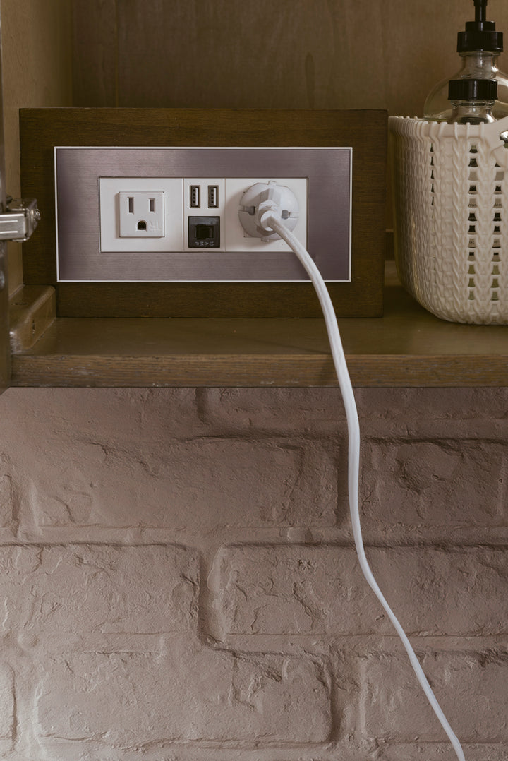 Columbia 48" Single Wall Mount Vanity, Latte Oak, Radiant Gold w/ Glossy White Composite Stone Top