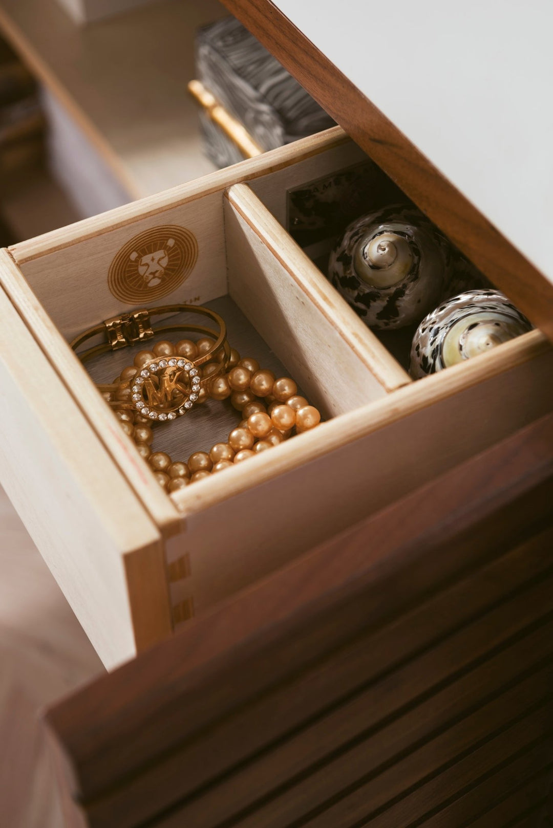 Linear 36" Single Vanity, Mid-Century Walnut w/ Glossy White Composite Stone Top