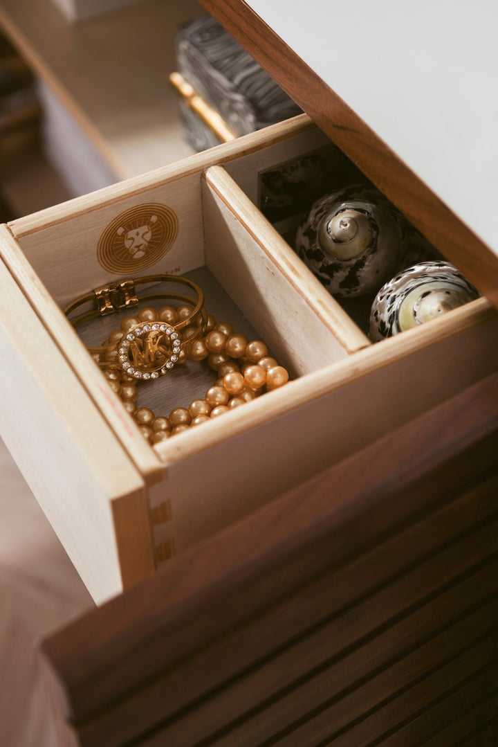 Linear 36" Single Vanity, Mid-Century Walnut w/ Glossy White Composite Stone Top