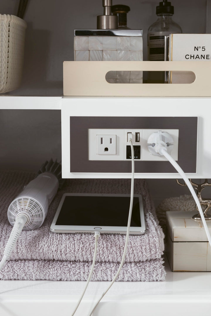 Linear 59" Double Vanity, Glossy White w/ Glossy White Composite Stone Top