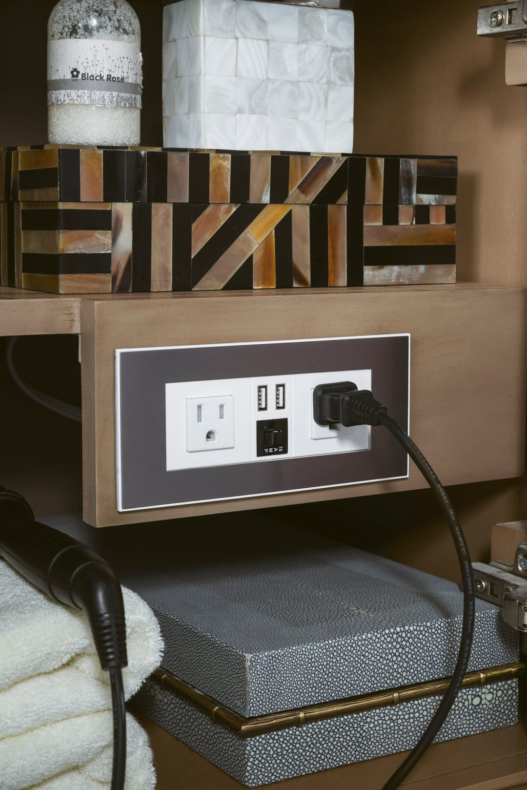 Linear 72" Double Vanity Whitewashed Walnut w/ Glossy White Composite Stone Top