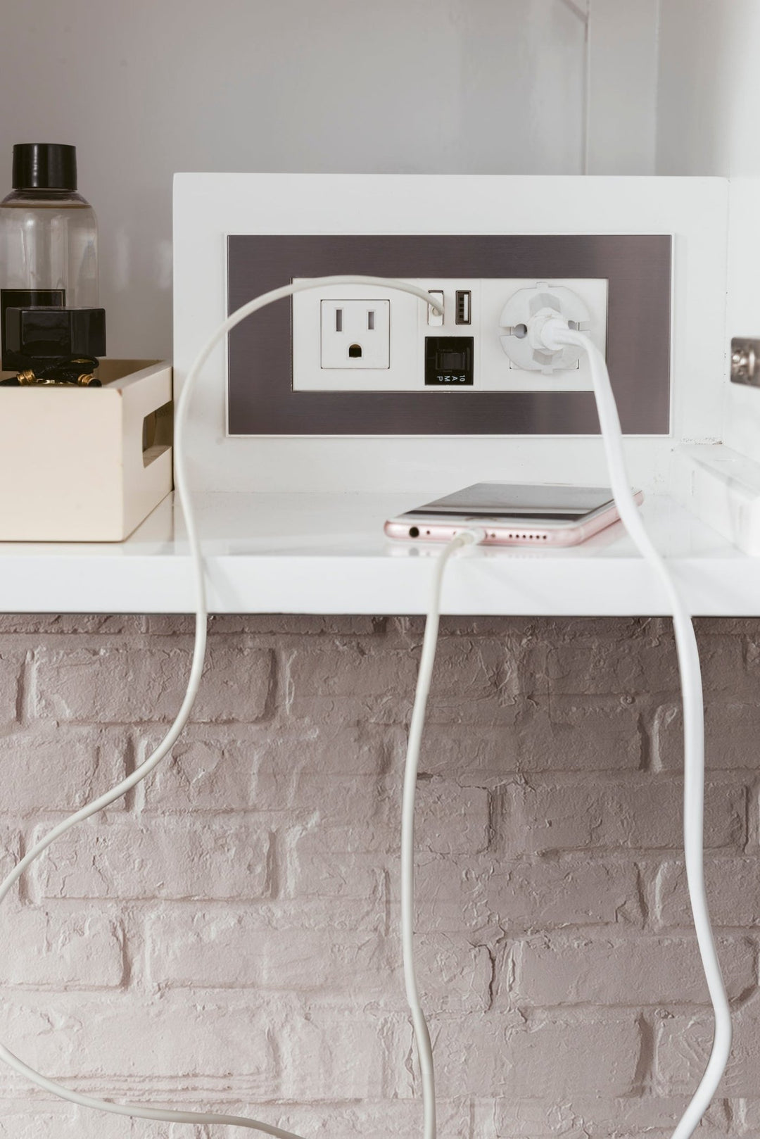 Mercer Island 59" Double Vanity, Glossy White, Radiant Gold w/ Dusk Grey Glossy Composite Stone Top