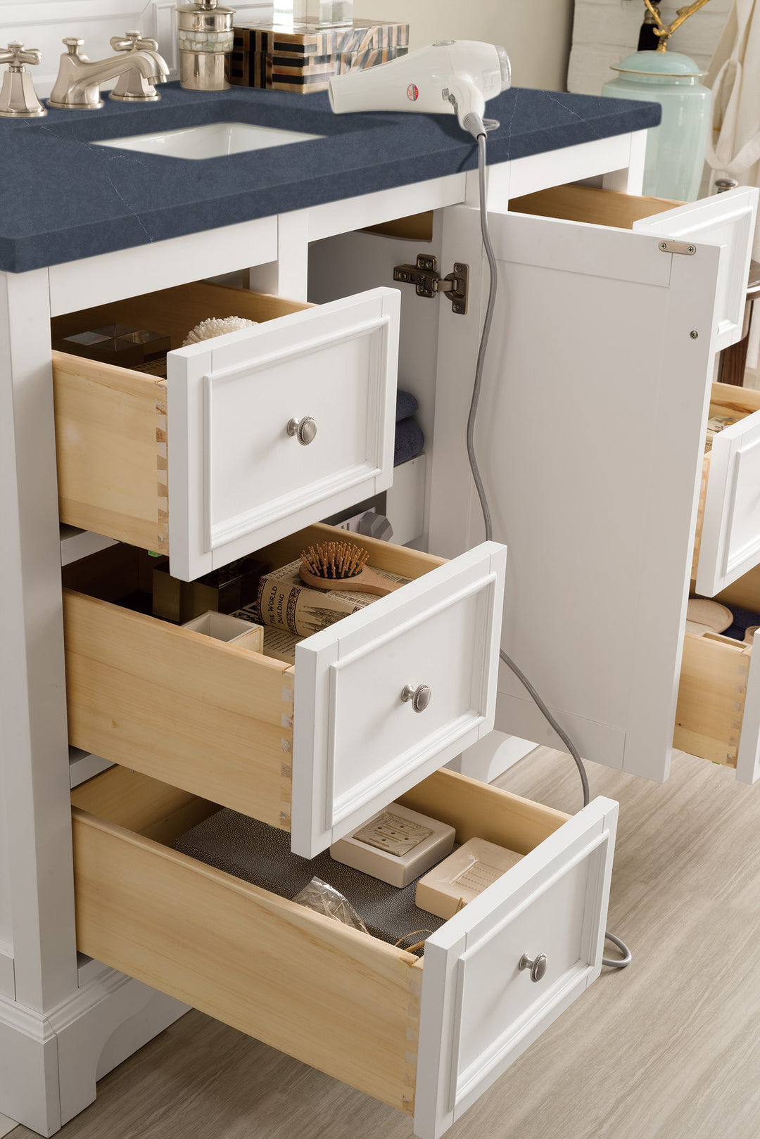 De Soto 48" Single Vanity, Bright White w/ 3 CM Charcoal Soapstone Silestone Top